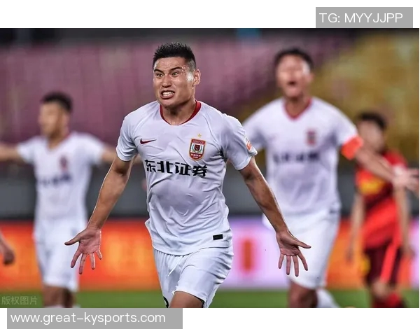 外媒调侃中国足球表现不佳引发球迷热议与反思